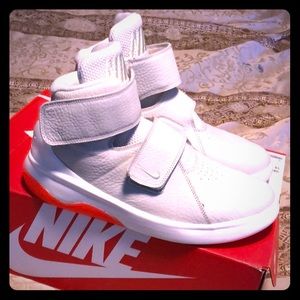 Nike Marxman (GS) size 6.5y